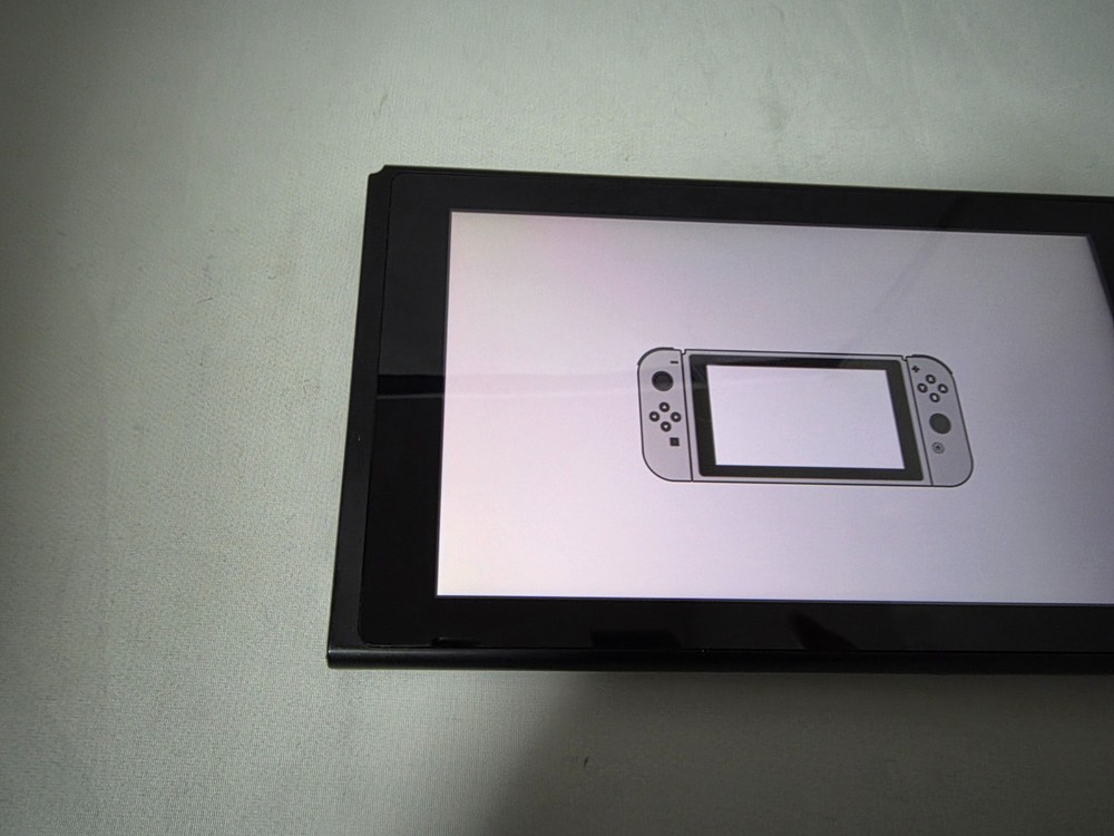 Nintendo Switch Unpatched Console Only Screen slightly yellowing Tested