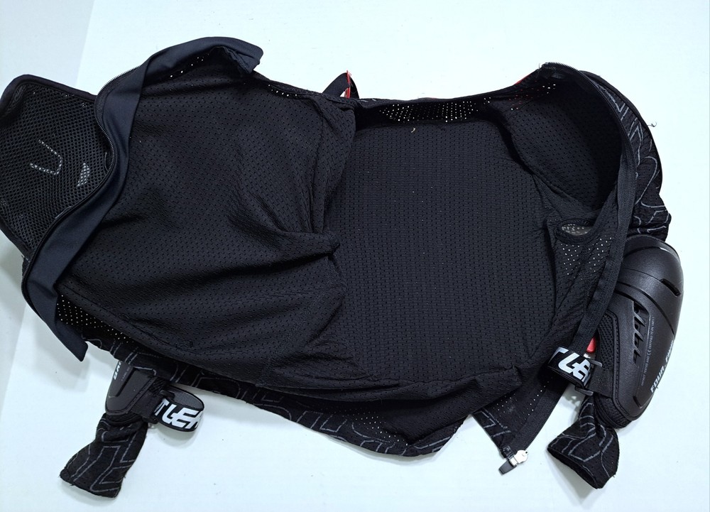 Leatt Body Chest Protector 4.5 Black Junior Size S/M