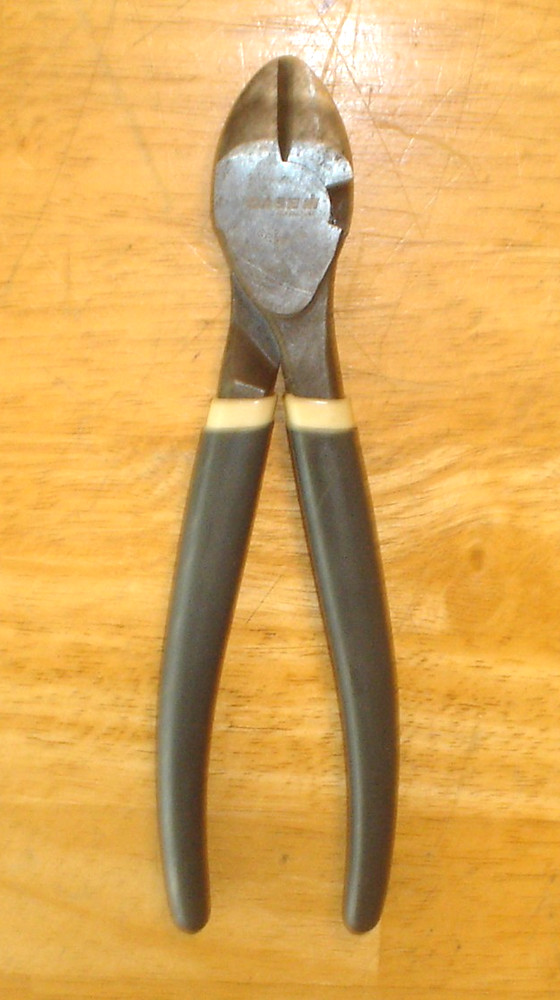 Case IH 4-Piece Pliers / Wire Cutters Set