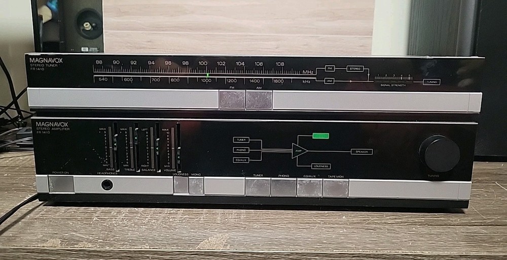 Magnavox amplifier with tuner