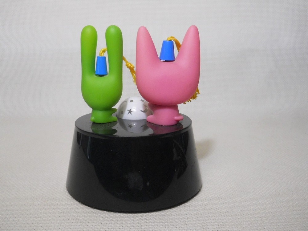 "Ask Hoops & Yoyo" Electronic Light Up Talking "Ask & Press" fortune Teller