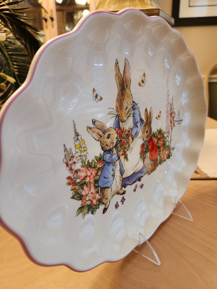 ZRIKE PETER RABBIT BEATRIX POTTER SERVING PLATTER CERAMIC EASTER SCALLOPED EDGE
