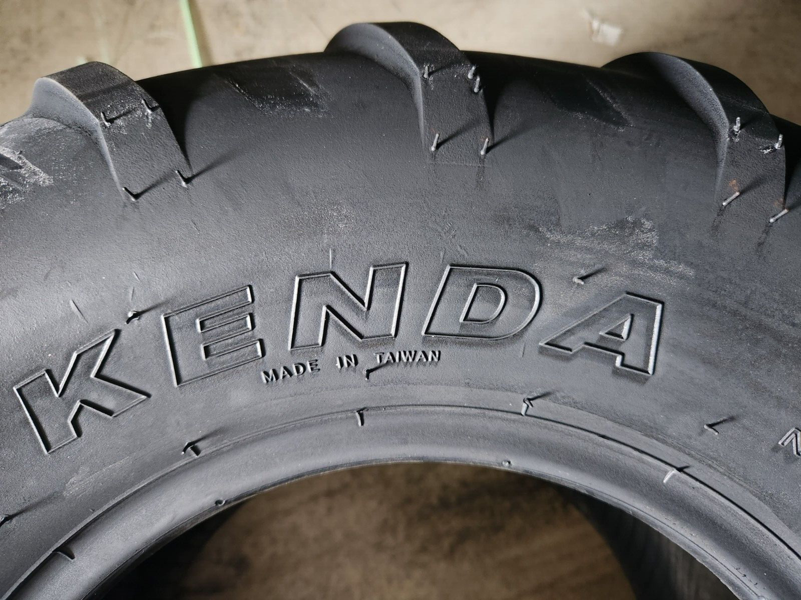 2 - 22x11.00-10 4P Kenda K472 Shevron Lugs 22X11-10 1110-4STBR-I Chevron