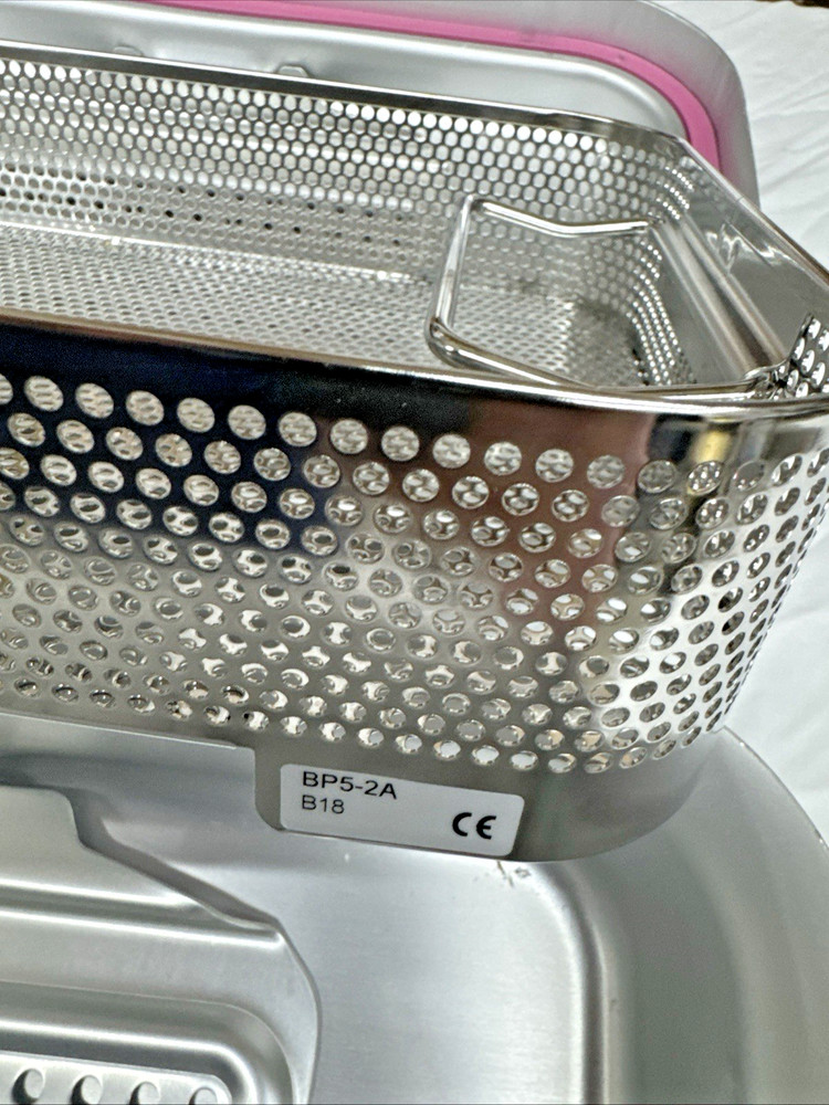 V. Mueller CD5–3ST Large Narrow Shallow Sterilization Container