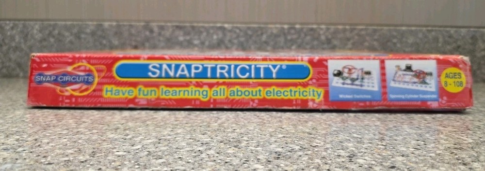 Snap Circuits Snaptricity Electronic Experiment Kit SCBE-75 2011 Elenco Complete