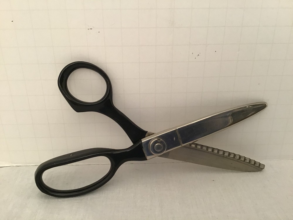 Vintage Wiss CB-7 Pinking Shears, Original Box
