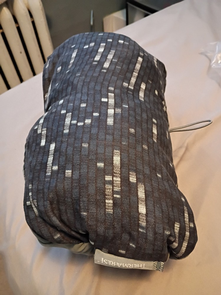 Therarest Compressible Pillow Regular