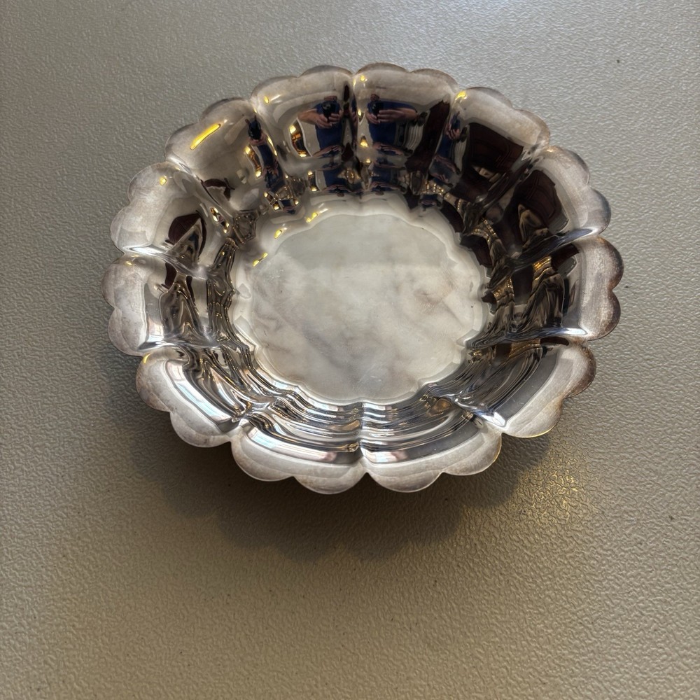 Sheridan Silver Electro-Plated Scalloped Edge Trinket Dish Set of 2 - (C1326B)