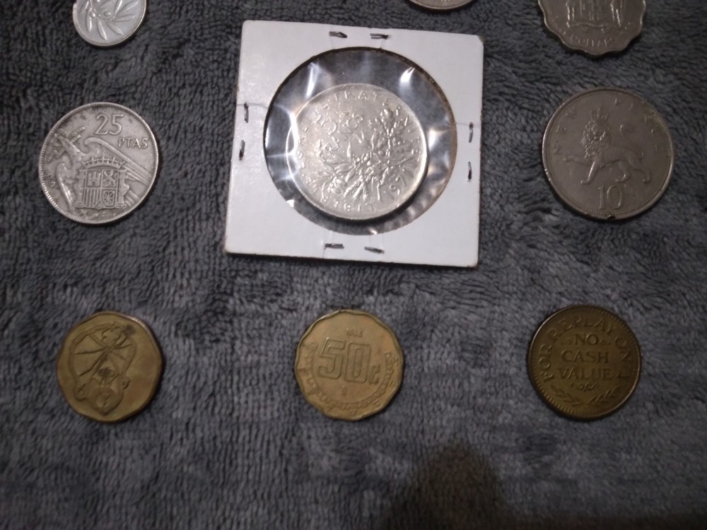 10 Assorted Collectible Coins