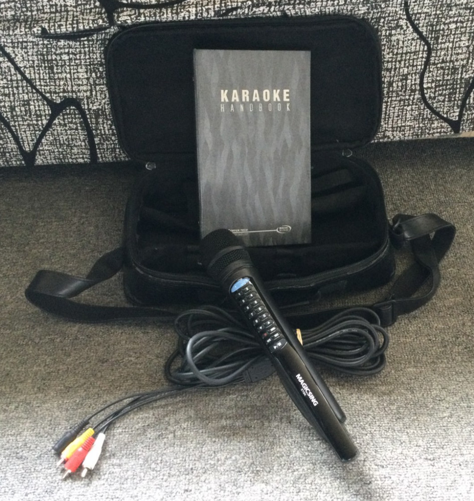 MagicSing ET9K Microphone Magic Sing Wired Karaoke Mic & Case- No AC Adapter