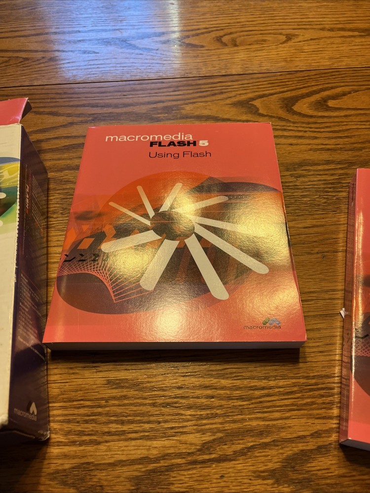 MACROMEDIA FLASH 5 for MAC - EDUCATION version, 3 books and install Cd, Box