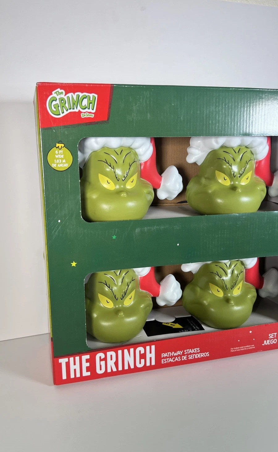 Christmas Grinch Battery Operated Musical Pathway Stakes LED Lights 4 Count NWT
