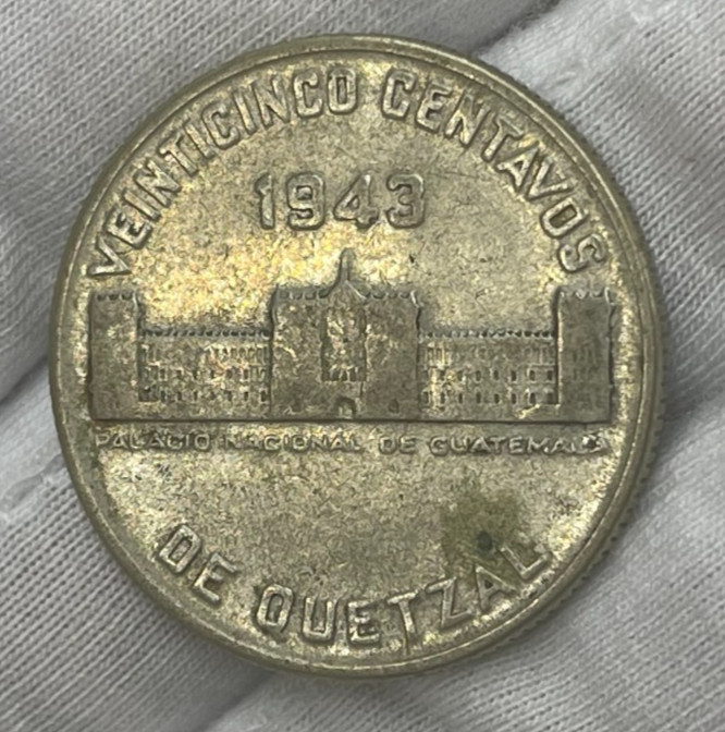1943 Guatemala 25 Centavos Silver Coin