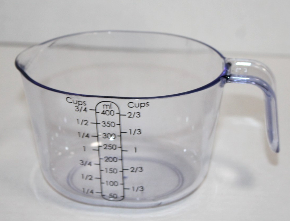 Hard Plastic 2 Cup Measuring Cup