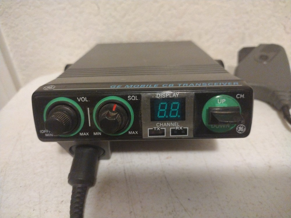General Electric GE Compact Mobile CB Transceiver 3-5809B 40 Channels Untested A