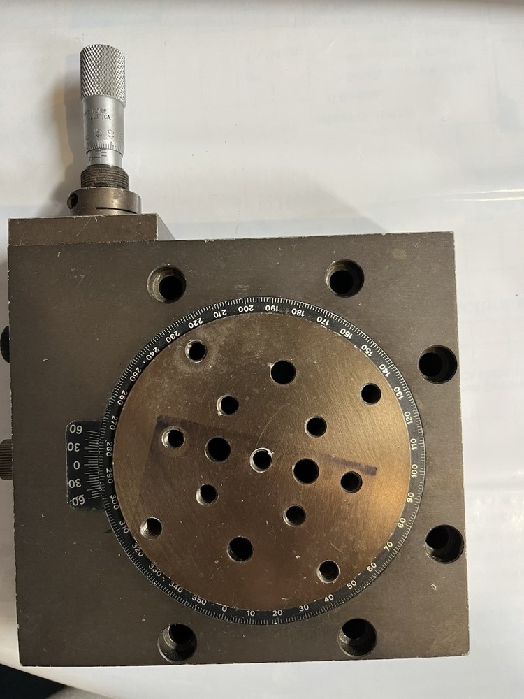Newport 471 Rotation Stage with Aperture Insert