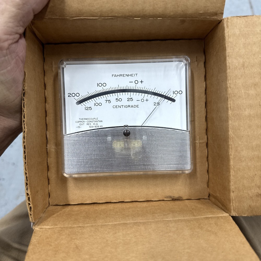 API #502 SHIELDED PANEL METER NOS Thermocouple Meter Guage Fahrenheit/Centigrad