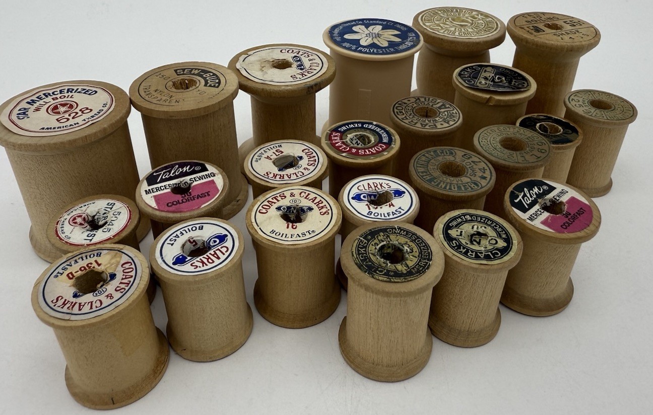 Lot of 23 Vtg Wood Coats & Clark, Talon, Clark’s, American Thread, Empty Spools