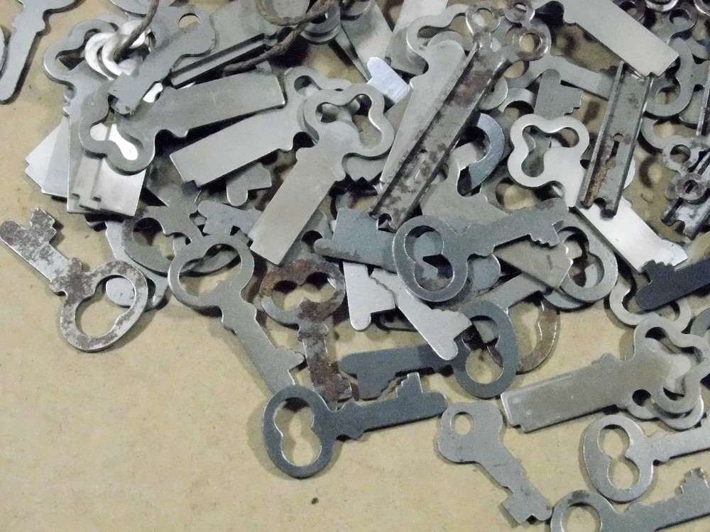 Flat key blanks
