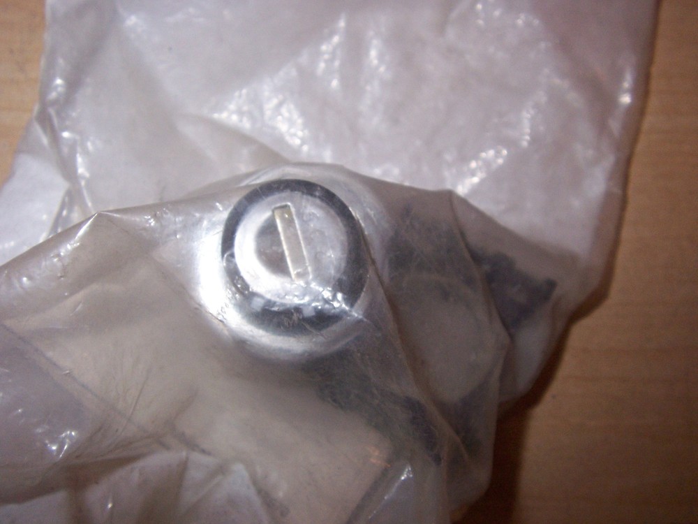 NEW CUTLER HAMMER E22K62 2 POSITION KEY SELECTOR SWITCH OPERATOR MISSING KEY