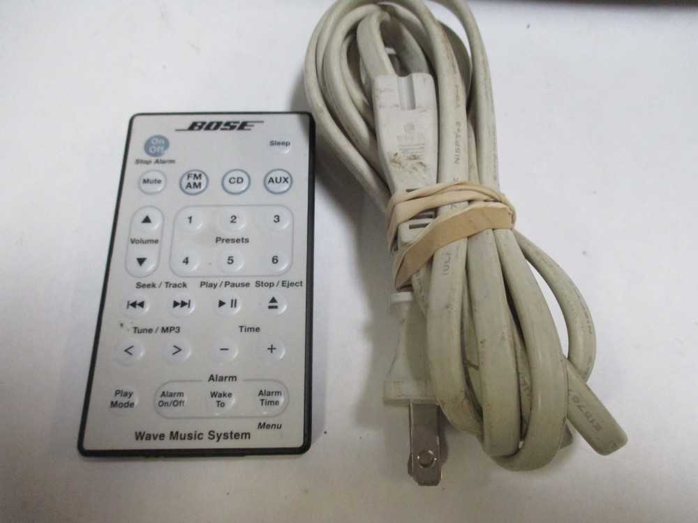 Bose Wave Music System white w/ Remote control work great