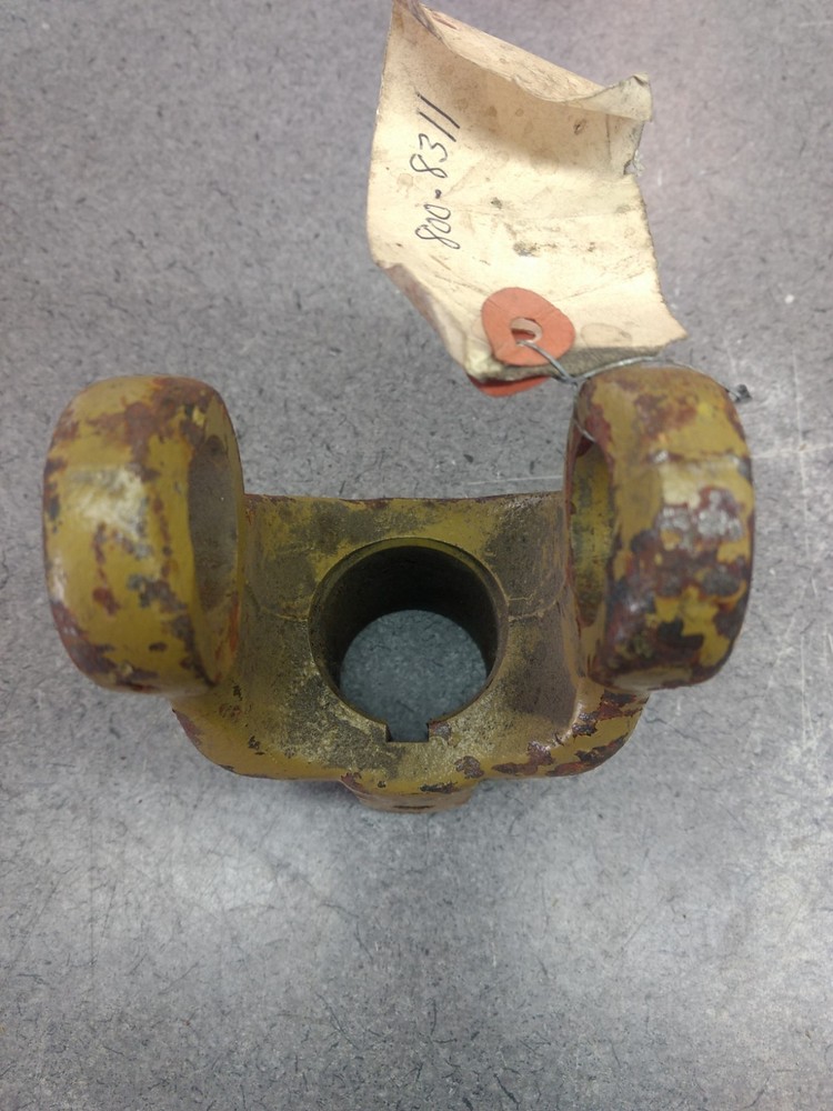 W800-8311 PTO YOKE