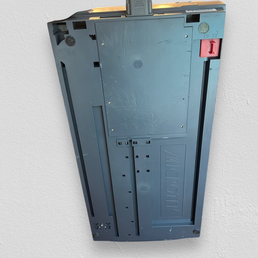 Microtek ScanMaker i800 Scanner Flatbed 48 Bit Color 9600x4800 DPI CCD Untested