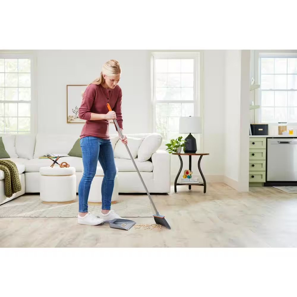Step-On Dustpan