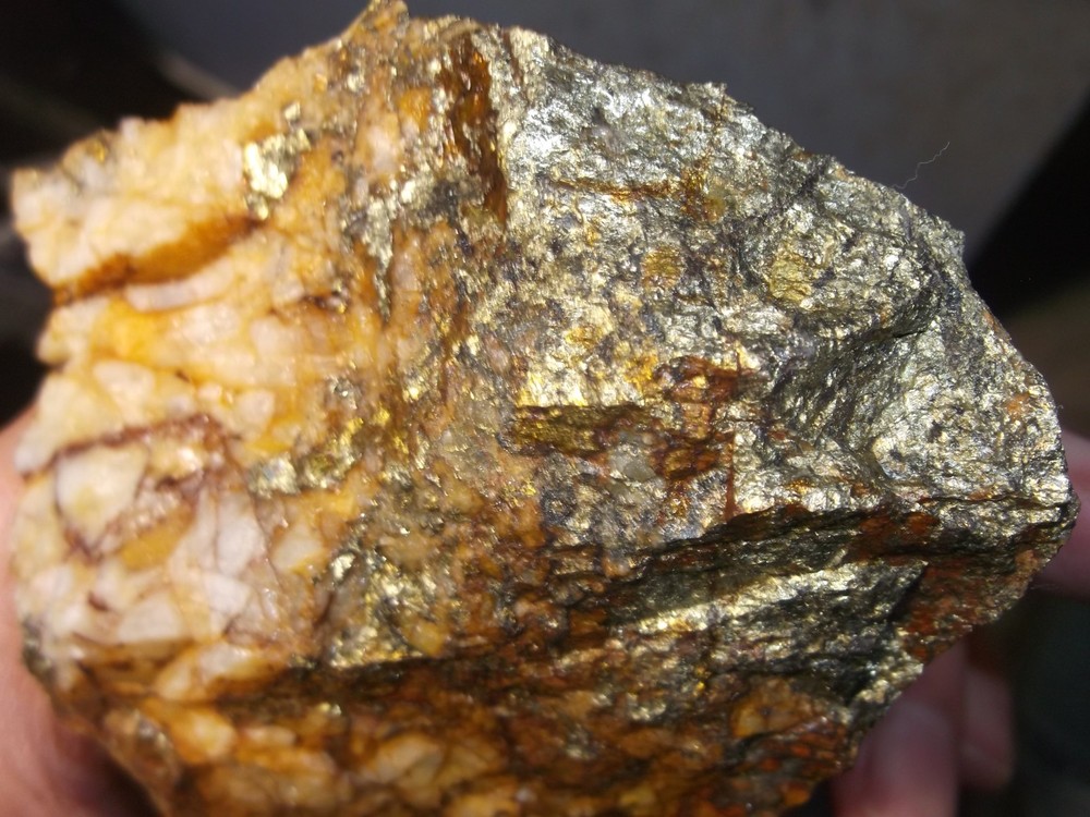 gold silver copper ore, 639 grams samples ,ore high grade .this is not
