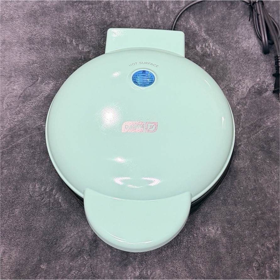 DASH Mini Donut Maker DDM007GBAQ04 Aqua Non-Stick 760W 7 Compartments