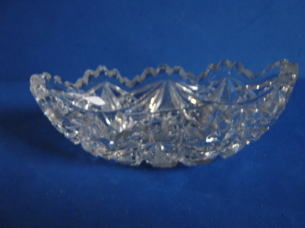 OVAL CUT GLASS OPEN SALT CELLAR w/INTRICATE DIAMOND PATTERN & GEOMETRIC BASE