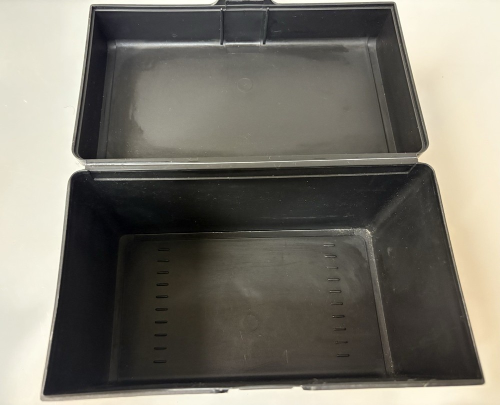 BLACK PLAYING CARD STORAGE CASE HARD SHELL • EXCELLENT CONDITION