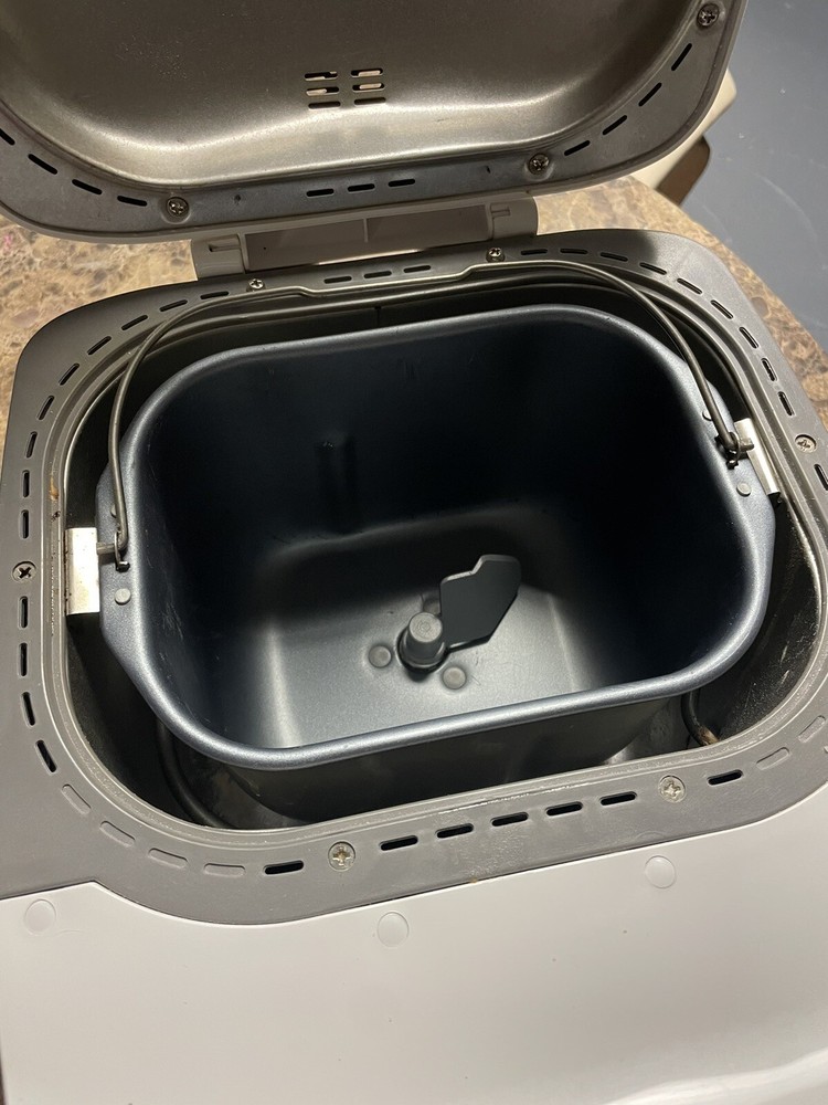 Sunbeam 2 Pound Bread Maker Automatic Machine Model # 5820