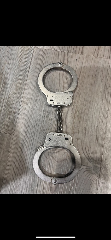 S&W Handcuffs