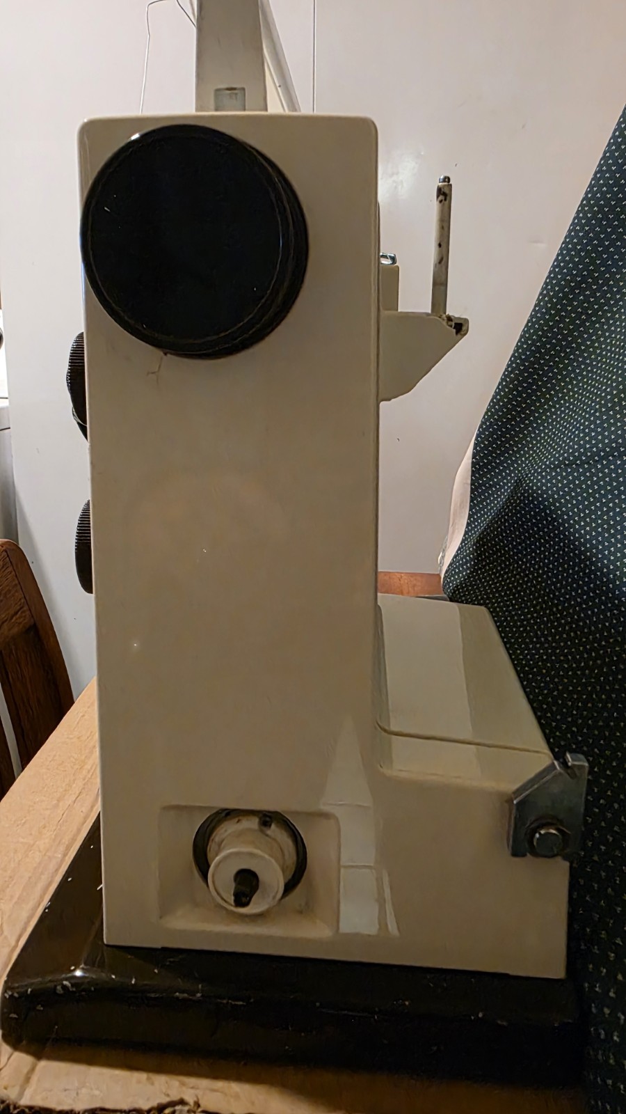 VTG Viking Husqvarna 6460 Sewing Machine For Parts only untested (Missing Cord)