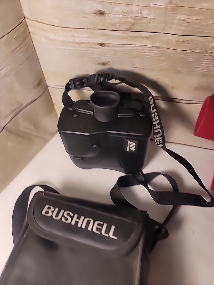 Vintage Bushnell Yardage Pro 400 Rangefinder with Case