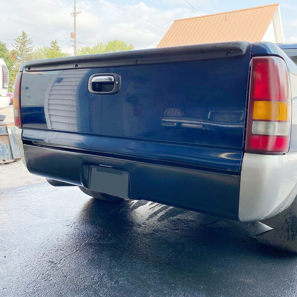 Rear Bumper Roll Pan w/LED License For 1999-2007 Chevy Silverado GMC Sierra 1500