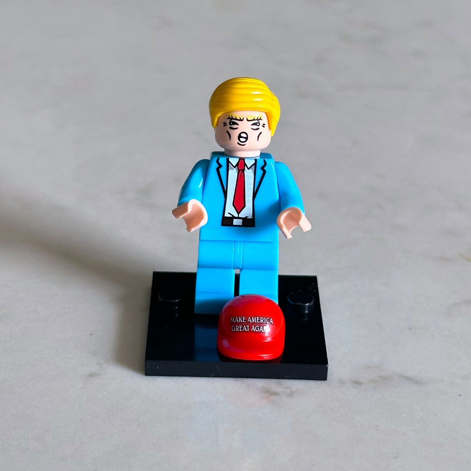 BRAND NEW President Donald Trump Lego Minifigure With MAGA Hat