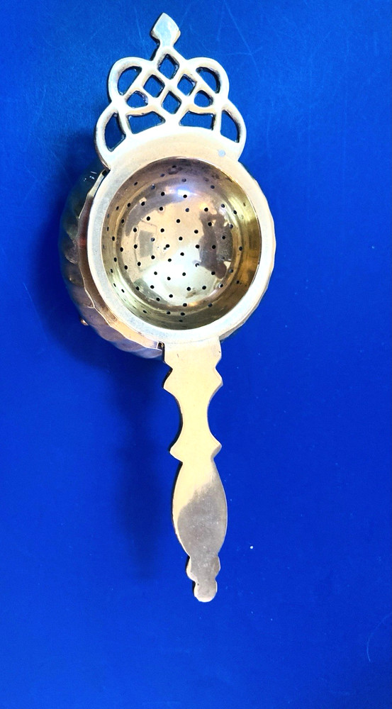 VTG 2 PC. Weighted Silver Plate Tea Strainer Crown Design Handle/Footed