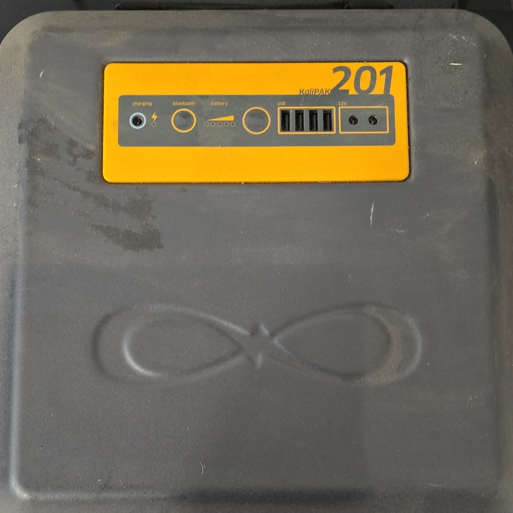 Kalisaya KaliPAK 201 Portable Solar Panel Kit Bluetooth USB Battery Indicator