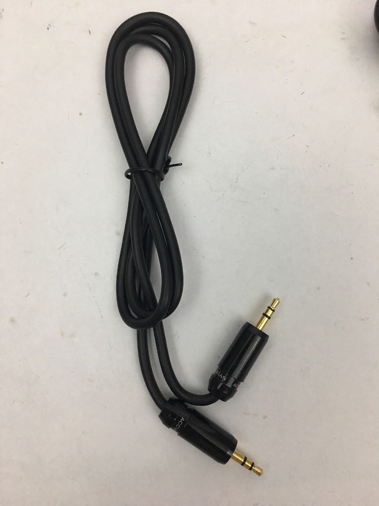 ACCURIAN MP3 VALUE KIT CHARGER