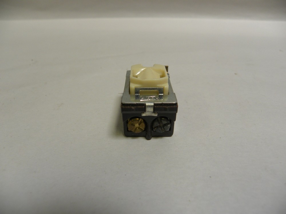 NOS Vintage Ivory Eagle No. 967 Interchangeable U-Ground Receptacle Plug (A3)