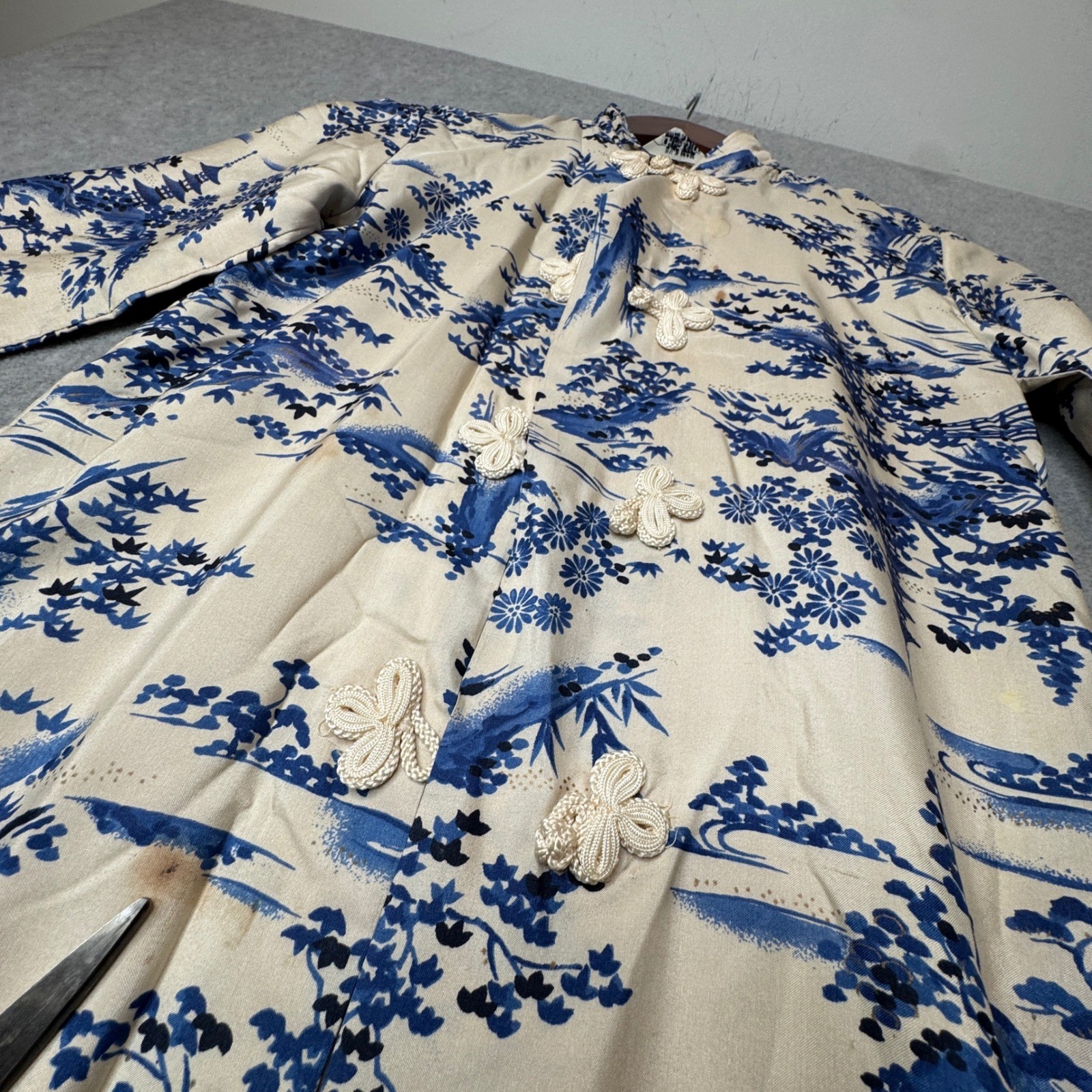 Vintage Blue & White Toile Asian Kimono Pure Silk Midi Dress Robe Frog Closures
