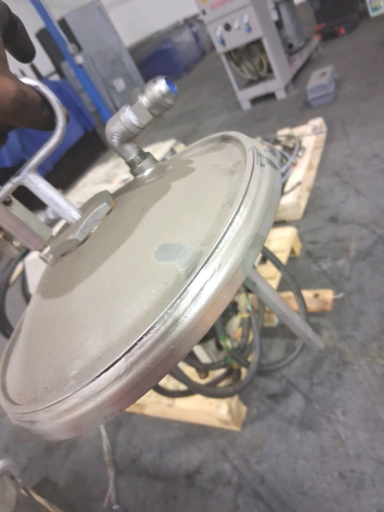 BINKS 83G PRESSURE POT