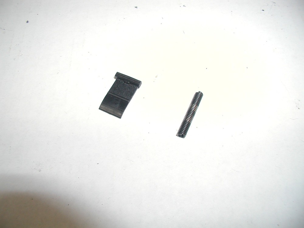 Daisy Powerline 880 - Loading Door and Lever Latch Spring