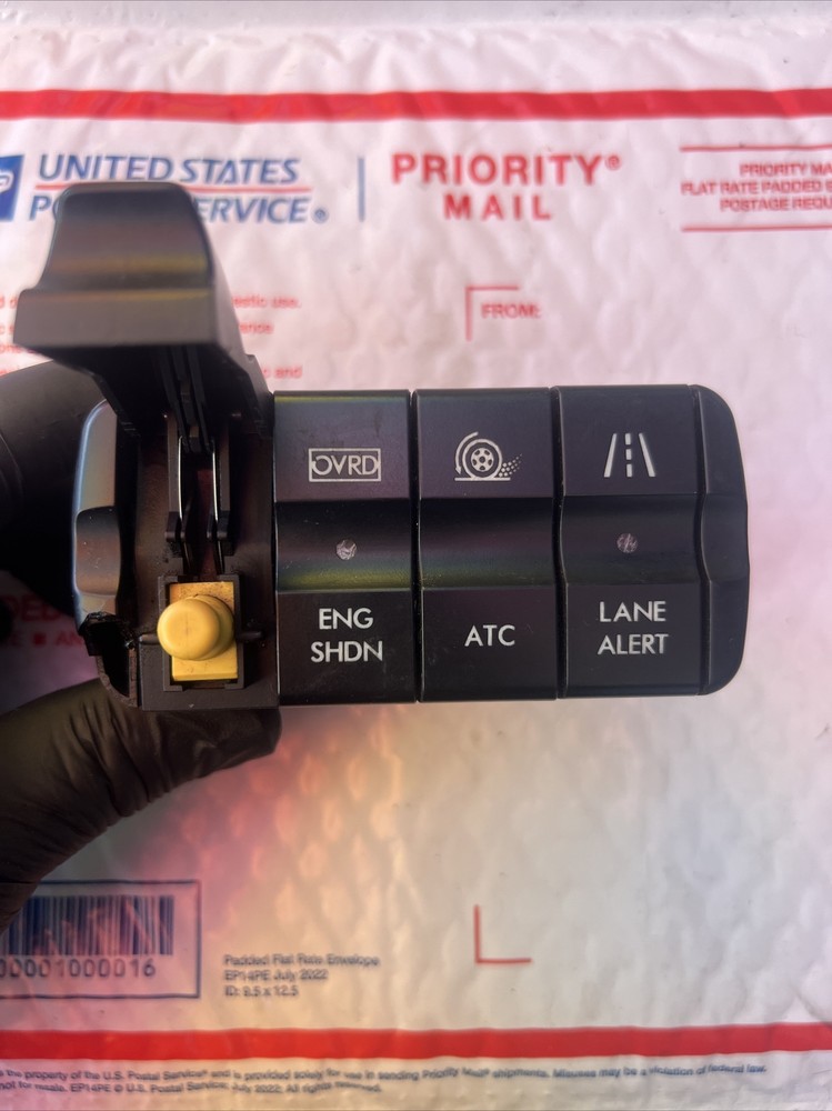 2010 Freightliner CASCADIA SWITCH PANEL Dash Panel - Used | P/N A0660973000