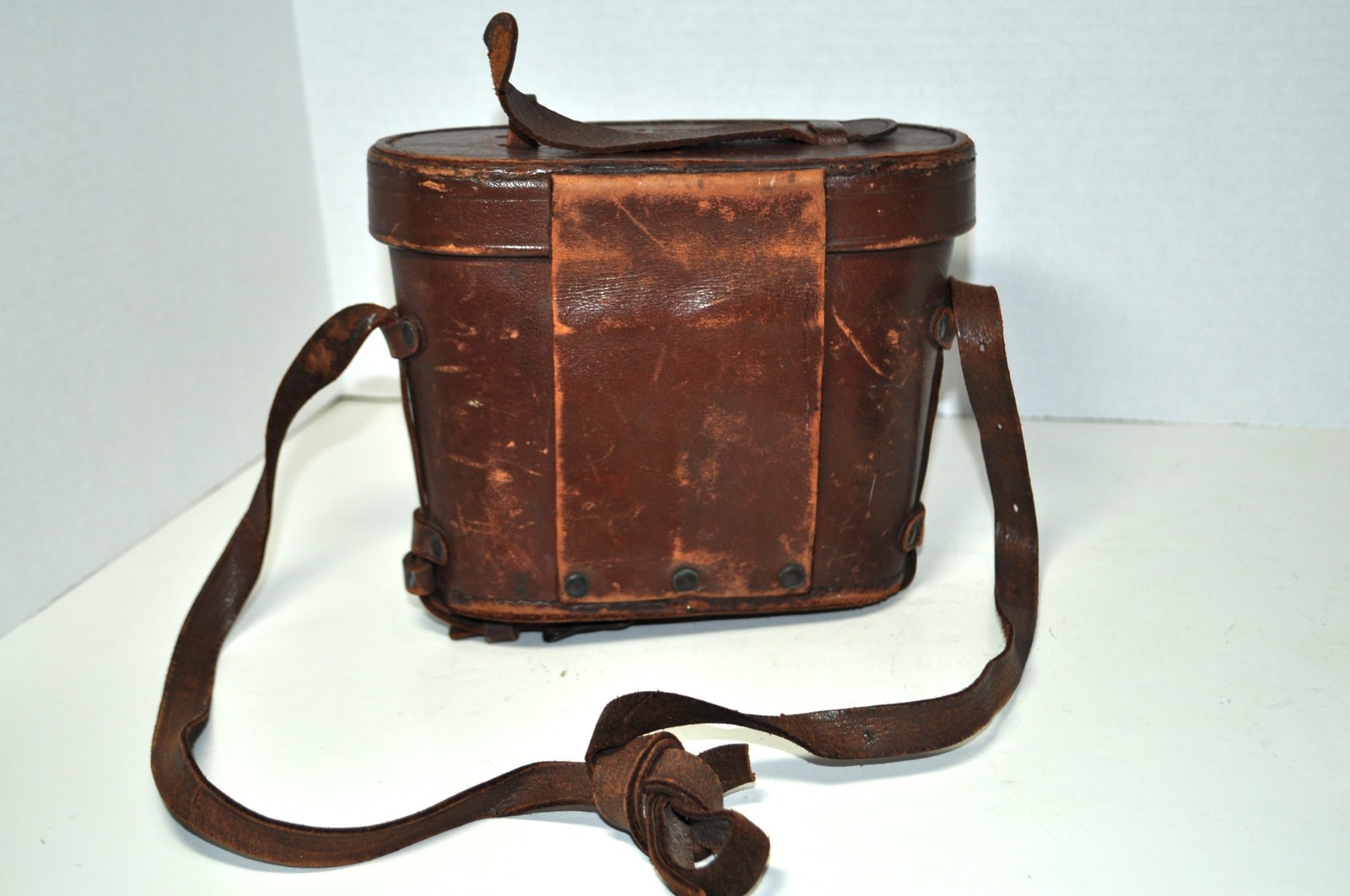 UNIVERSAL CAMERA CORPORATION 6 x 30 BINOCULARS WITH CASE & STRAPS VINTAGE 1940'S