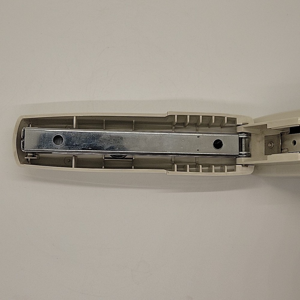 Swingline Model 545 Alabaster Desk Stapler Light Duty Office