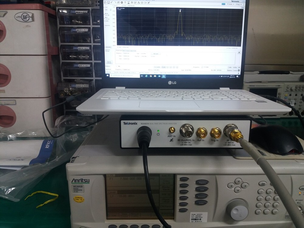 Tektronix RSA607A opt 04 Spectrum Analyzer Real Time