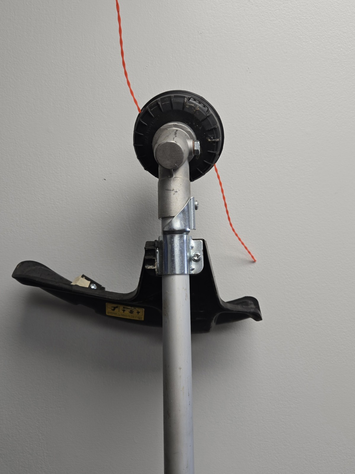 CRAFTSMAN GAS TRIMMER. 4-CYLCE 26.5cc.